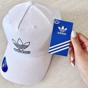 RARE - NWT White Adidas Outlined Logo Baseball Cap
